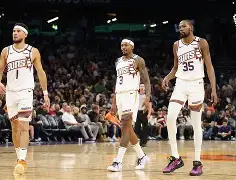 居民晚上打球跳舞夜生活新闻 居民晚上打球跳舞夜生活新闻