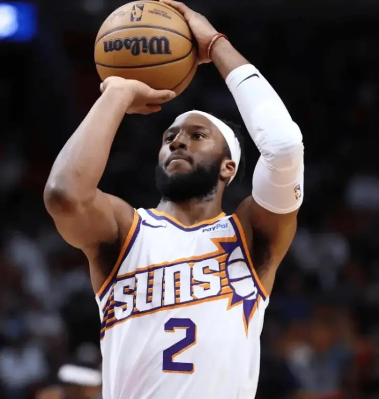 洛杉矶快船发布备战花絮,窗口期队长鼓劲,国王杯任务艰巨,医务组通报恢复(南海破冰船撞船视频完整版) 洛杉矶快船发布备战花絮,窗口期队长鼓劲,国王杯任务艰巨,医务组通报恢复(南海破冰船撞船视频完整版)