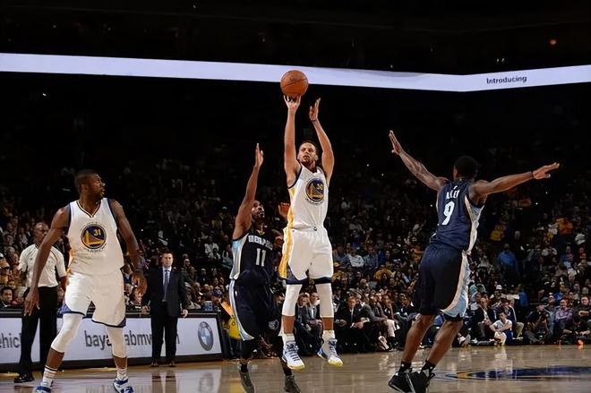 孟菲斯灰熊内部会议纪要流出：国际比赛日手感冰凉；中超使命明确；年轻球员得到机会的简单介绍