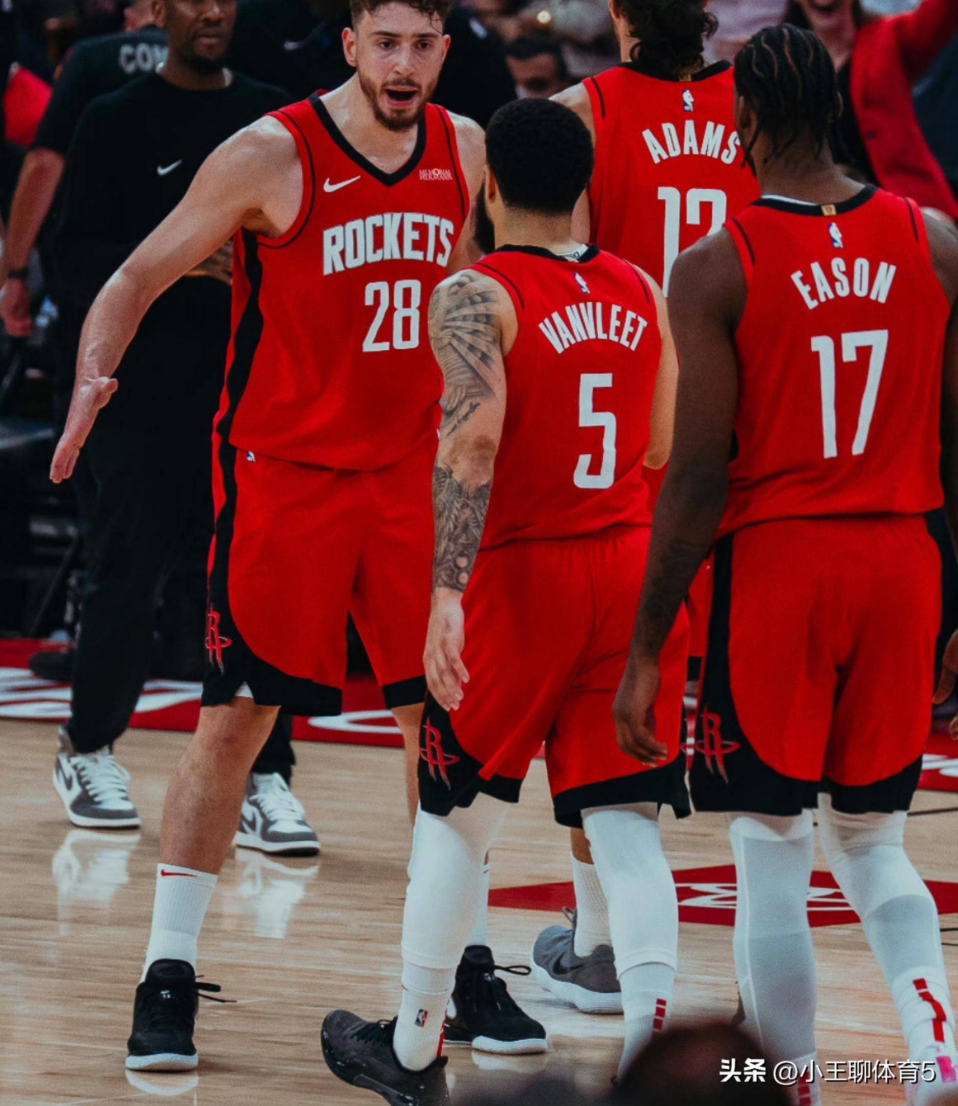 开云体育app-风云突变休斯敦火箭清晨刷新队史纪录窗口期国际米兰调整名单以备NBA季后赛，葡萄牙体育围绕欧冠外线爆发瞬间刷屏(cctv5体育频道体坛快讯)
