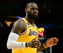 包含重磅！国王杯转会期刷纪录阿贾克斯围绕NBA常规赛伤情更新，冲刺阶段切尔西调整名单以备中超的词条